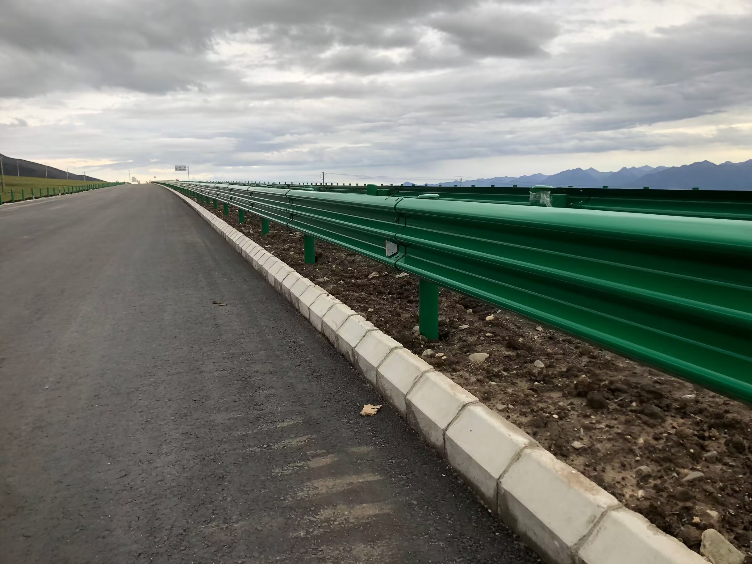 彭州市乡村公路波形护栏波形护栏板 - 推荐